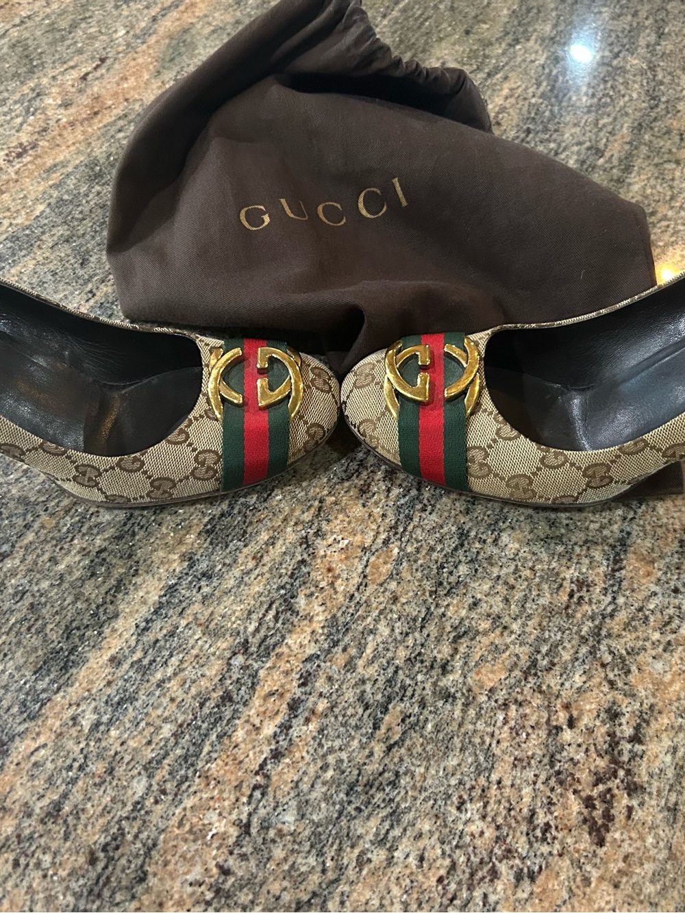 Gucci Beige Monogram Canvas Pumps with Green-Red Web and Gold GG - Picture 2 of 3